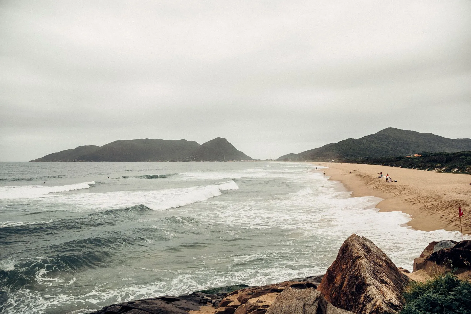 Olas en una playa de Florianópolis